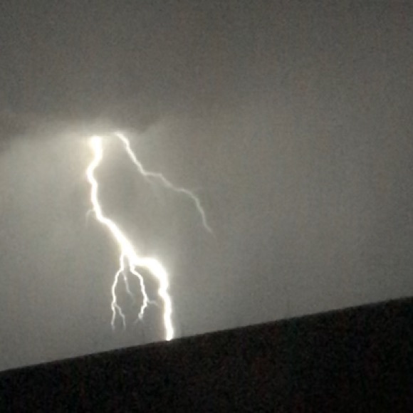 Meet your Posher, @cheekyredthread. - Picture 5 of 5